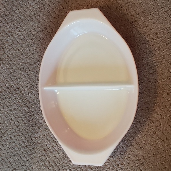 Vintage 1950s Pyrex pink and white Daisy divided casserole dish with divided lid - Picture 6 of 12